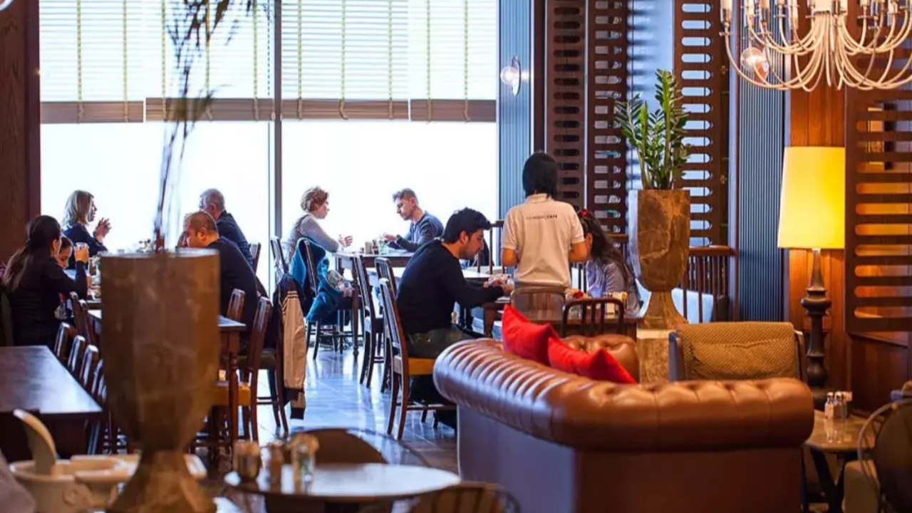 Fahiş yemek fiyatlarına boykotun ilk adımı bu hafta sonu atılıyor... "Cumartesi ve pazar kafe ve restoranlara gitmeyelim" çağrısı...