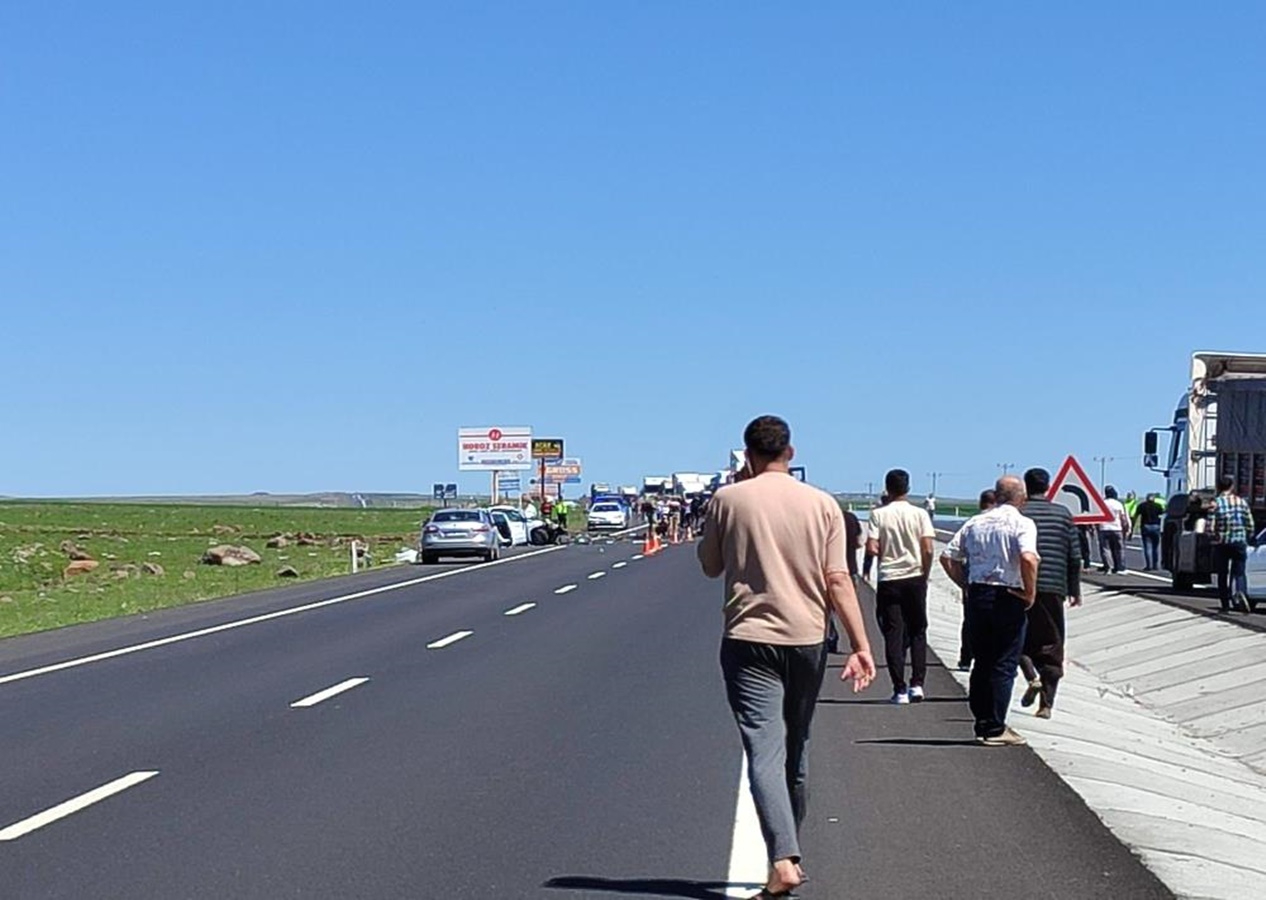 Şanlıurfa'da korkunç kaza! Otomobiller çarpıştı! 2 kişi can verdi