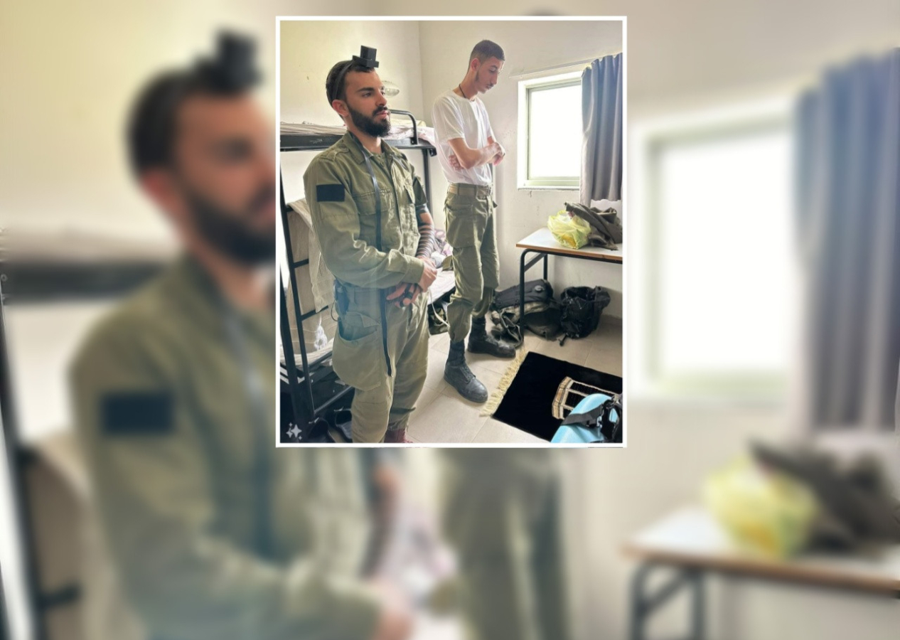 İsrailli askerlerden 'Aramızda Müslümanlar var' şovu! Fotoğraftaki detay tiyatroyu ele verdi...