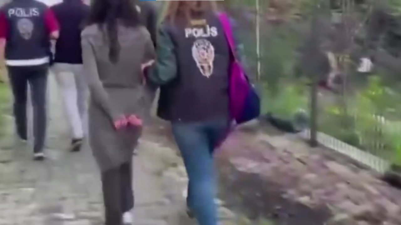 Kamu görevlisi kılığına giriyorlardı! İstanbul merkezli 5 ilde dolandırıcılara SİBERGÖZ-31 Operasyonu: 18 gözaltı var