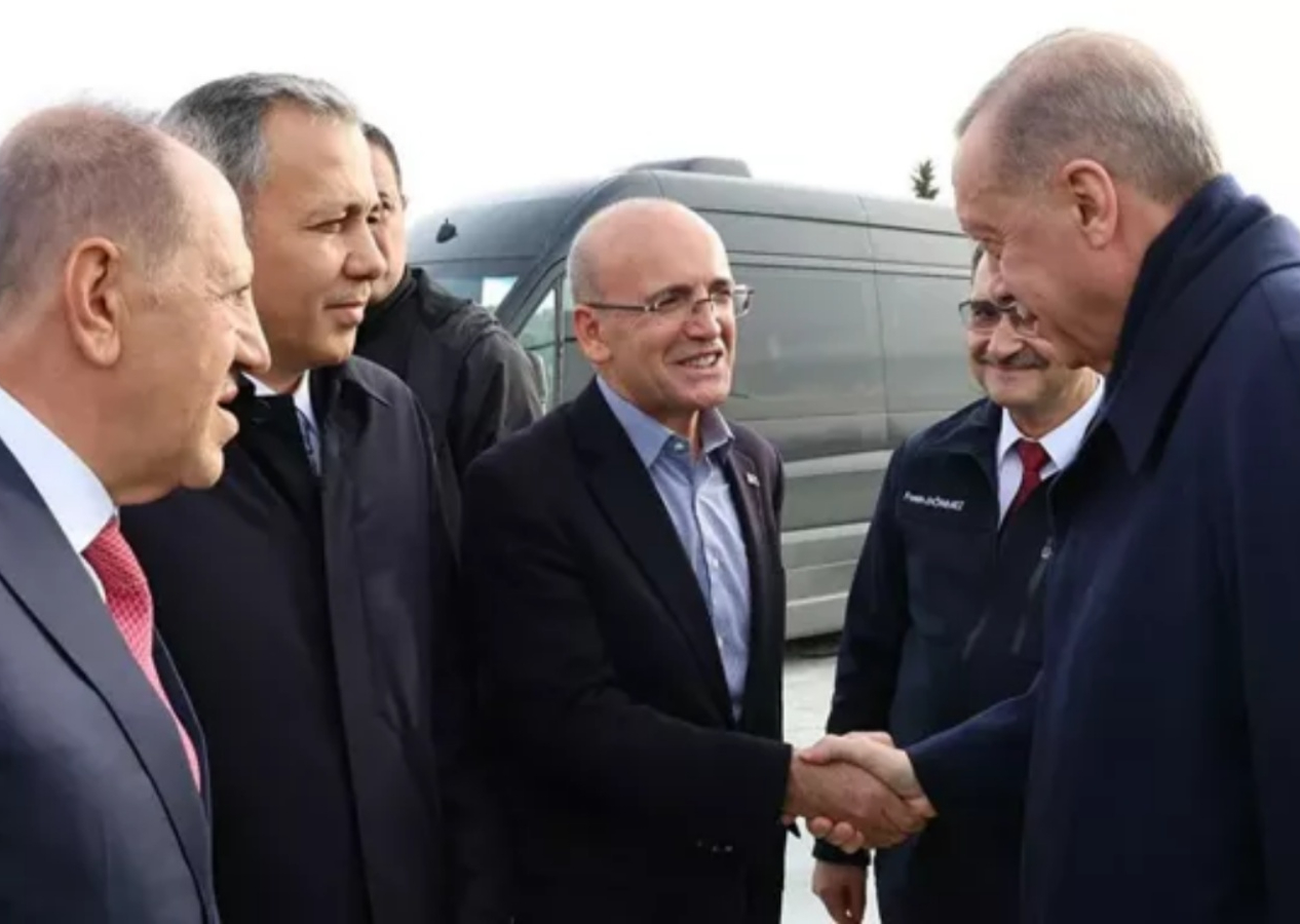 Bakan Şimşek Cumhurbaşkanı Erdoğan ile kriz iddialarına cevap verdi: Bizim gündemimiz yoğun