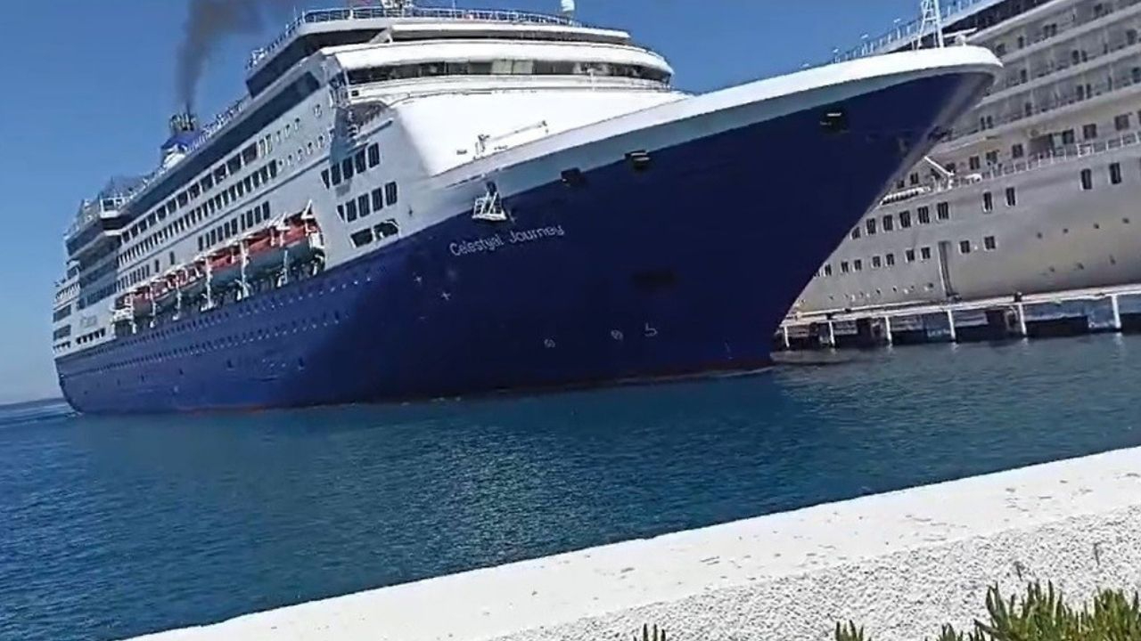 Dev gemi iskeleye böyle çarptı
