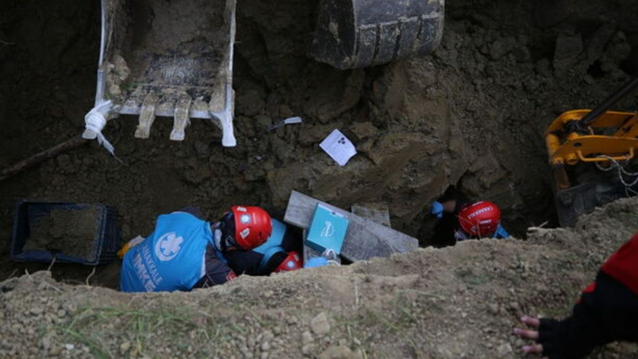 Çanakkale'de kanal kazısında toprak altında kalan 3 işçiden 2'si hayatını kaybetti