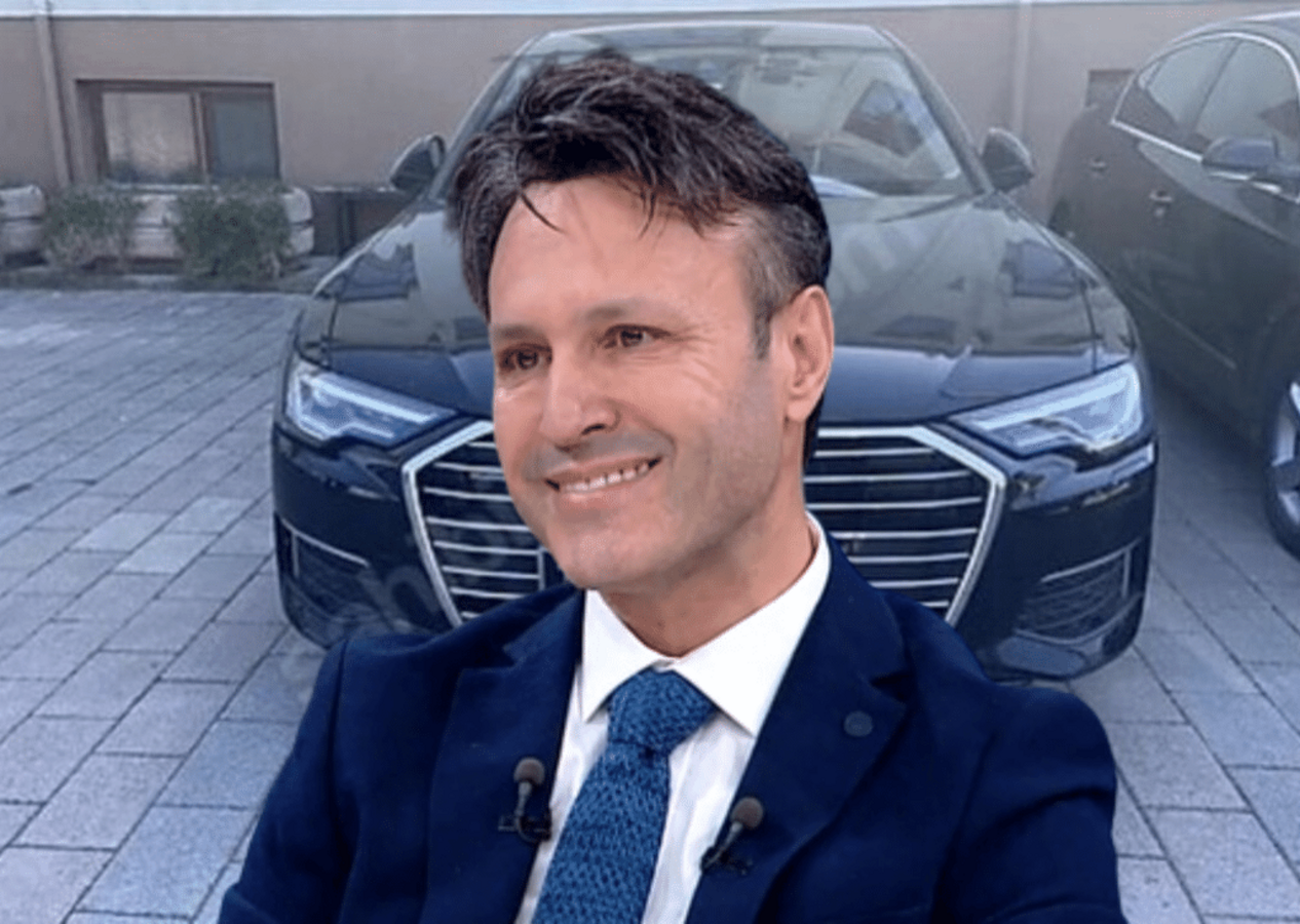 AK Partili başkan, belediyenin borcunu ödemek için makam aracını satışa çıkardı!