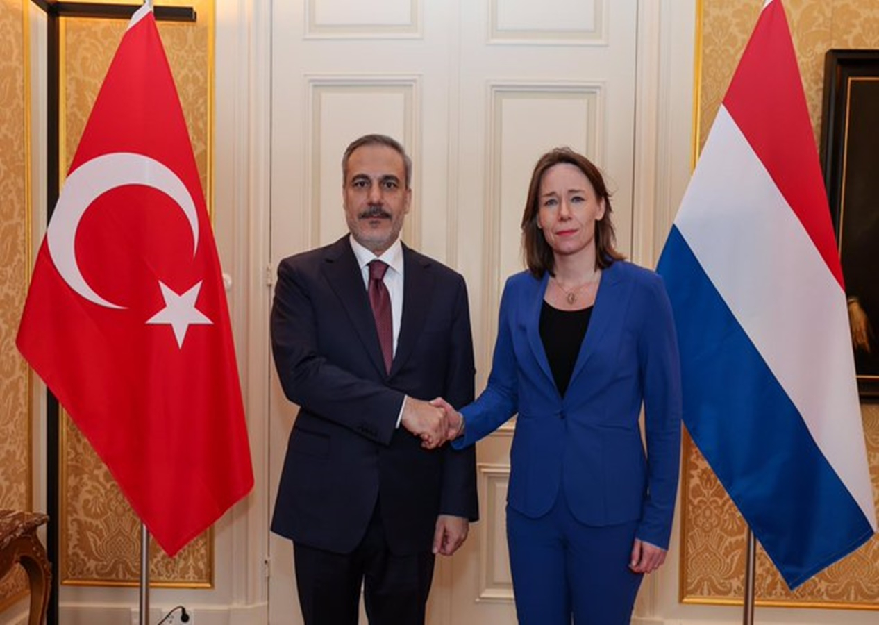 Bakan Fidan Hollandalı mevkidaşı ile görüştü