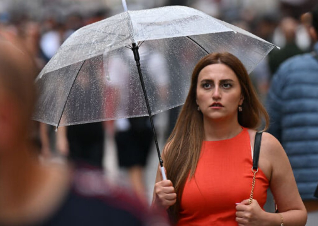 Meteoroloji'den İstanbul, Ankara, İzmir dahil 45 kente sarı kodlu uyarı! Sel, yıldırım ve hortum tehlikesi var...