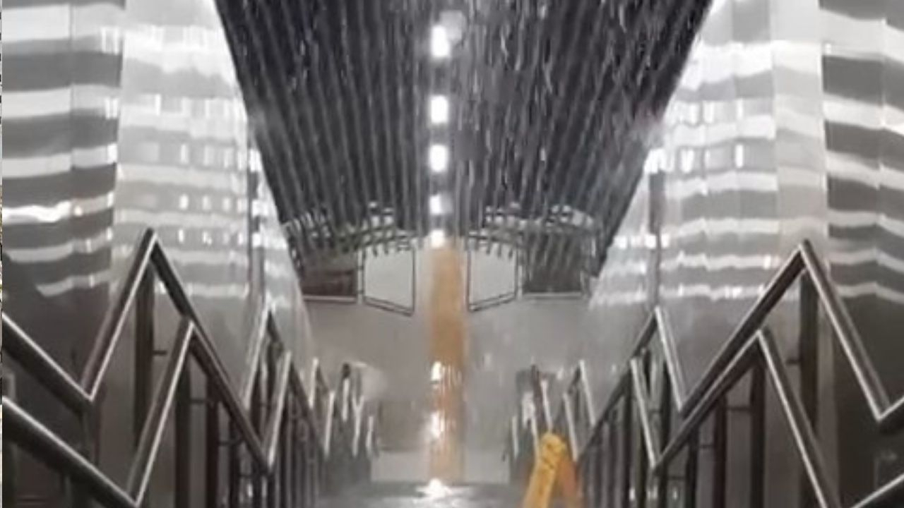 Yenibosna Metro İstasyonu'nu su bastı