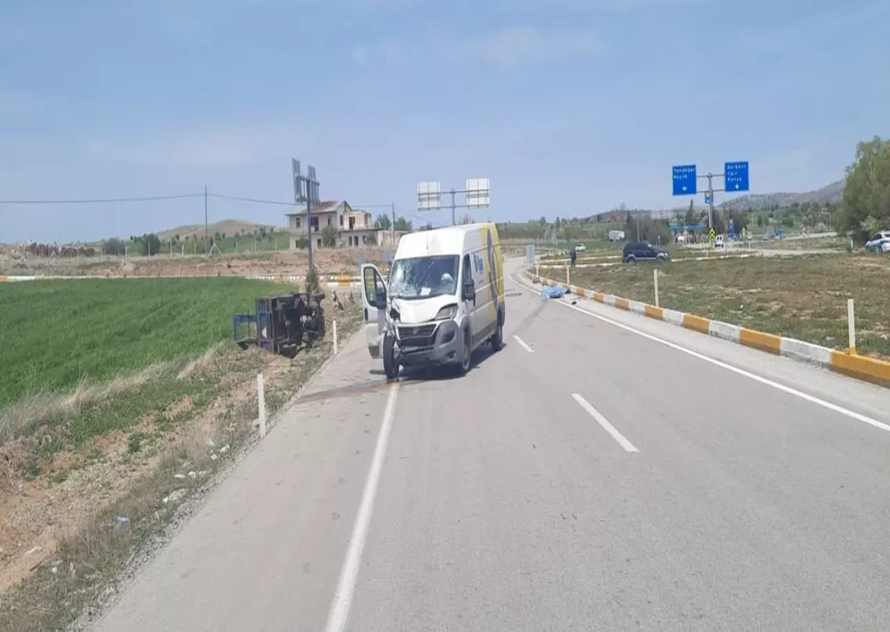Minibüs ile patpat çarpıştı! Bir kişi hayatını kaybetti