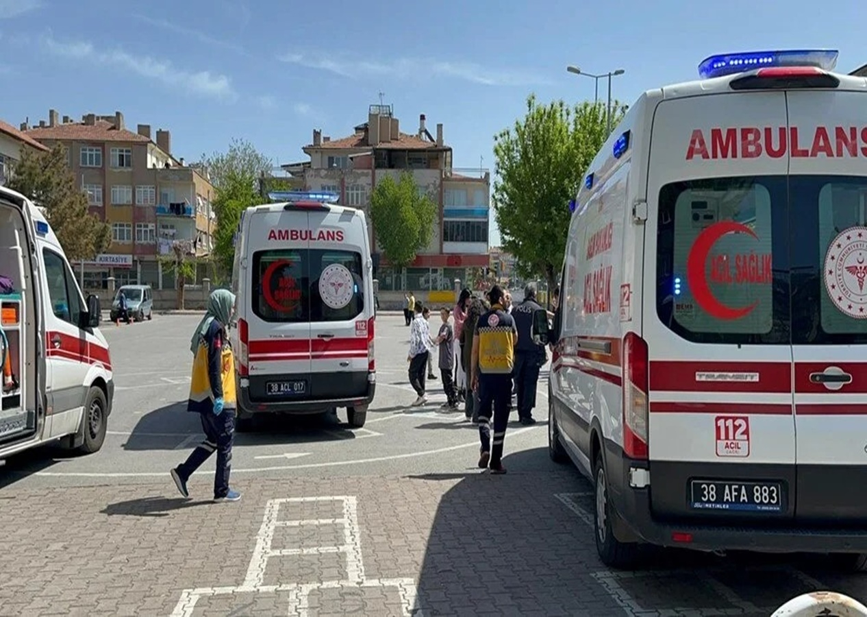 Kayseri'de zehirlenen 24 öğrenci hastaneye kaldırıldı