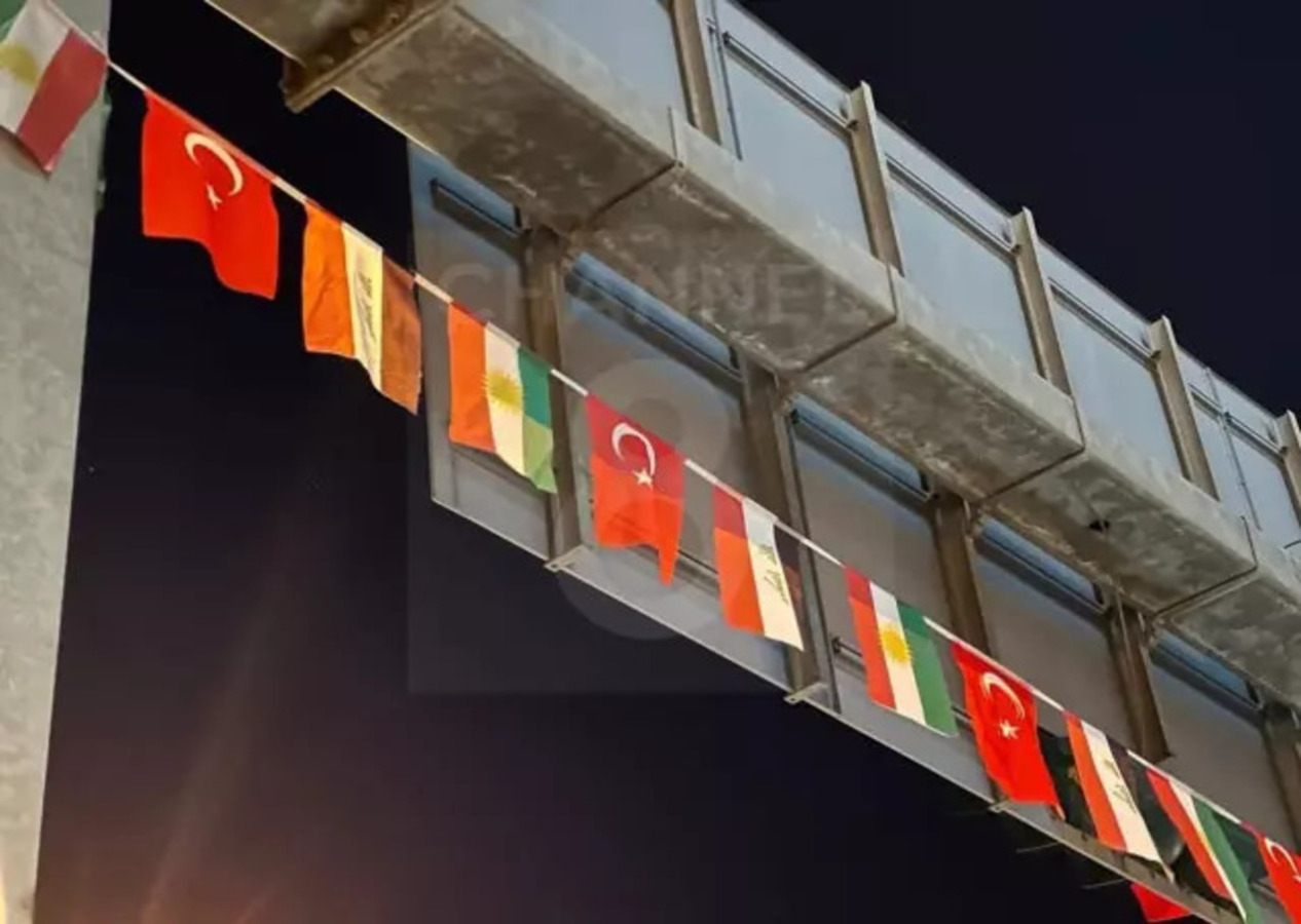 Irak Cumhurbaşkanı Recep Tayyip Erdoğan'ı bekliyor! Caddelere Türk bayrağı asıldı