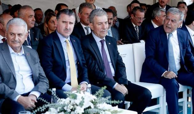 AK Parti İzmir milletvekillerinden vatandaşları azarlayan CHP'li Kocaoğlu'na sert tepki!