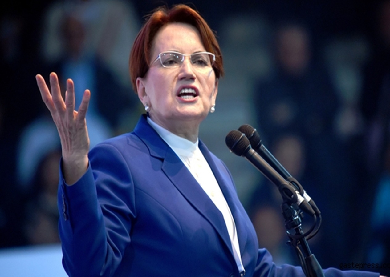 İYİ Parti'den İstifa eden Ayşe Sibel Yanıkömeroğlu CHP'ye katıldı
