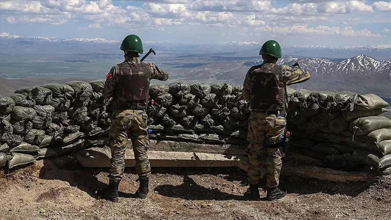 MSB, PKK, FETÖ ve DEAŞ mensubu oldukları belirlenen şüphelilerin yakalandığını duyurdu