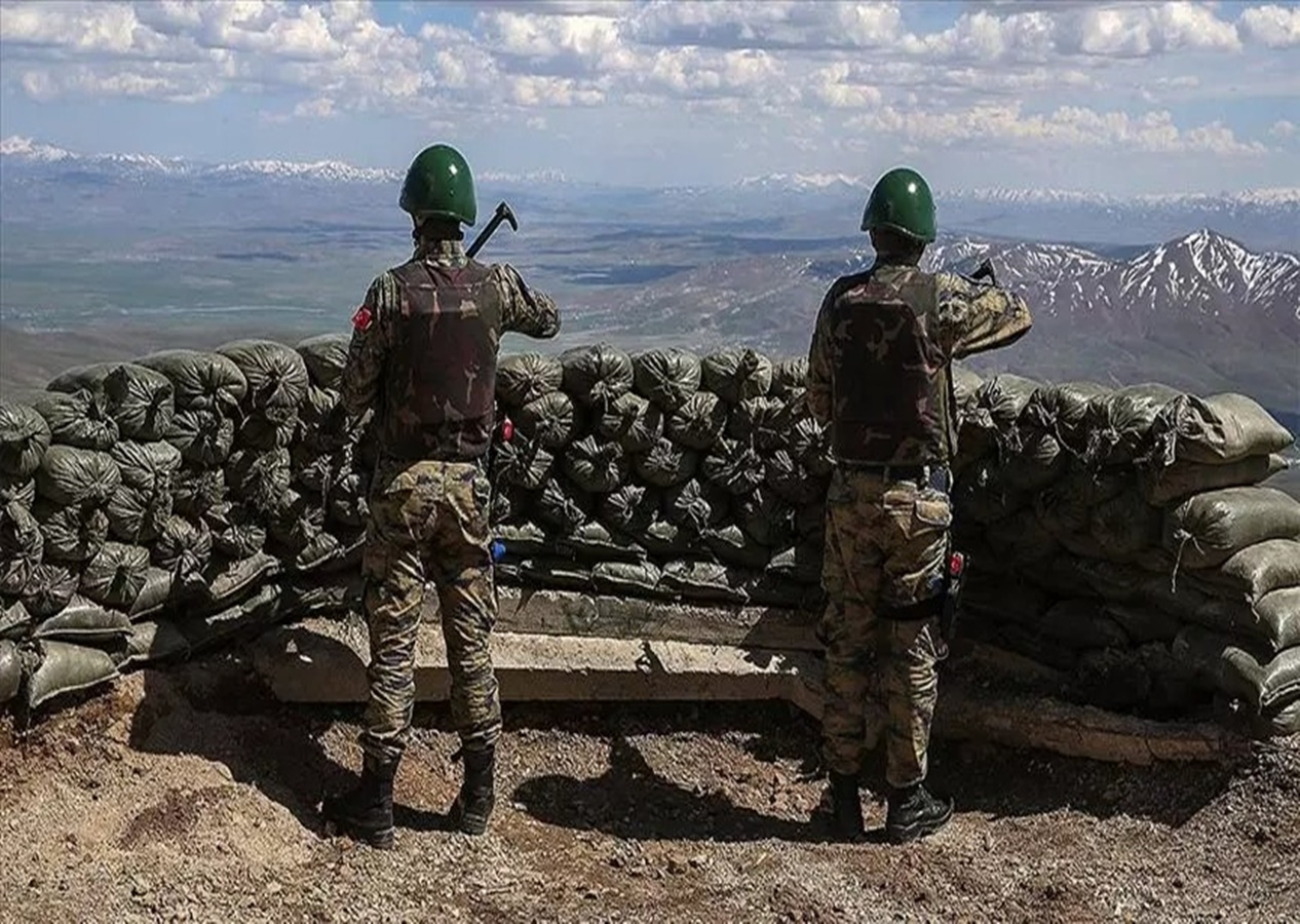 MSB, PKK, FETÖ ve DEAŞ mensubu oldukları belirlenen şüphelilerin yakalandığını duyurdu
