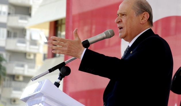 Bahçeli: "Hükümetin de devletin de elbetteki yanındayız!"
