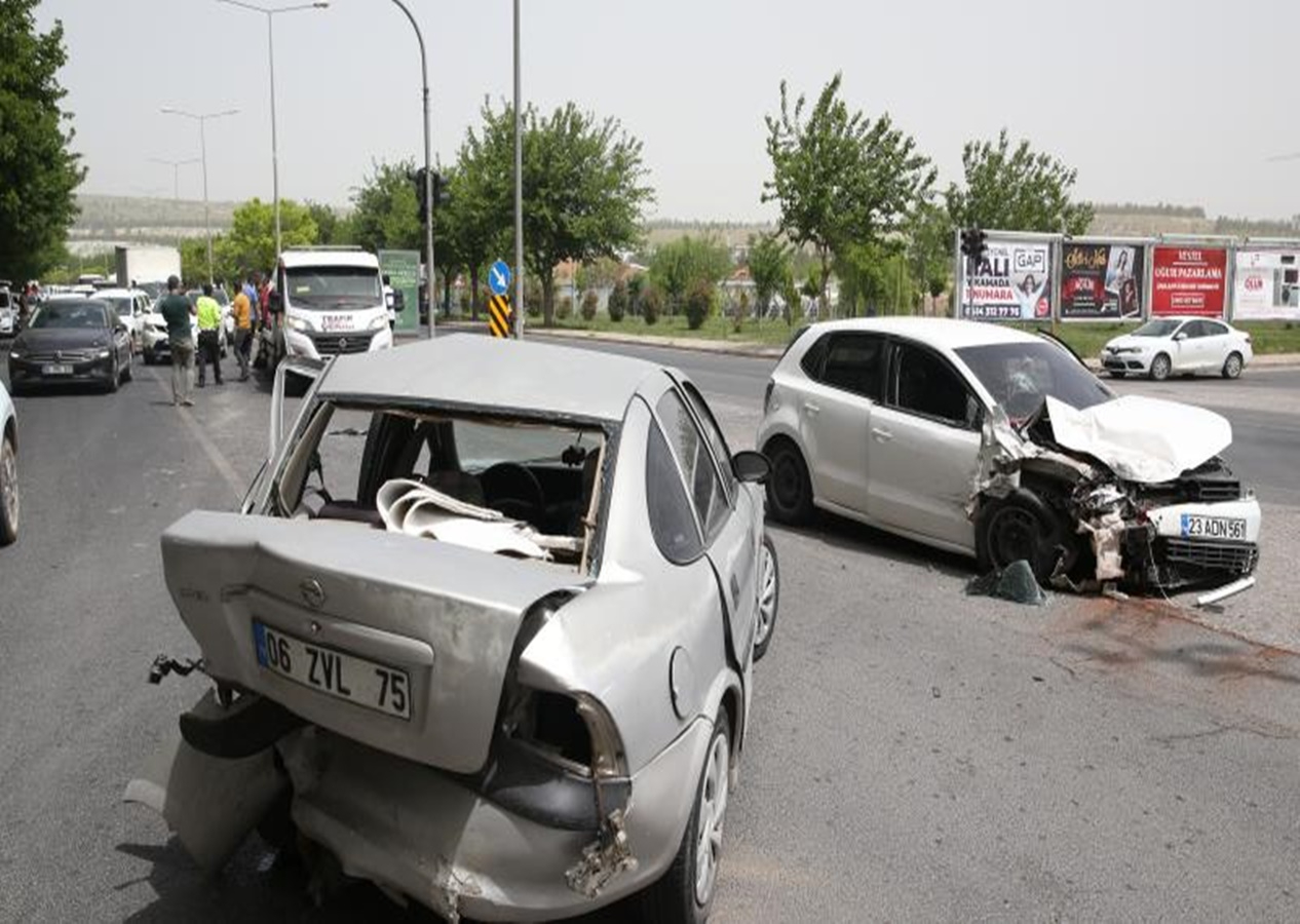 Şanlıurfa'da zincirleme trafik kazasında 7 kişi yaralandı