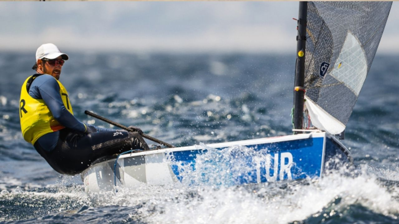 Milli yelkenciler Derin Atakan, Alican Kaynar ve Beste Kaynakçı olimpiyat kotası aldı