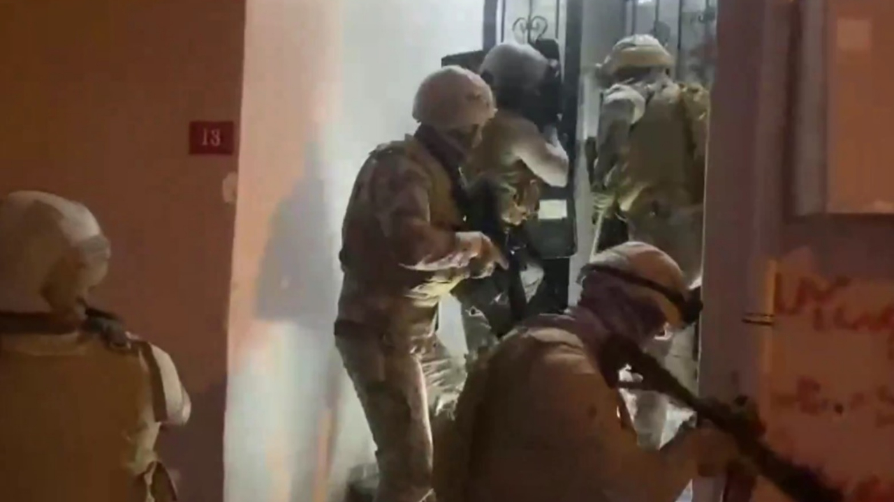 Bursa merkezli 7 ilde MAHZEN-32 Operasyonu! Elebaşılığını Hakkı Saral'ın yaptığı organize suç örgütü çökertildi: Çok sayıda gözaltı var