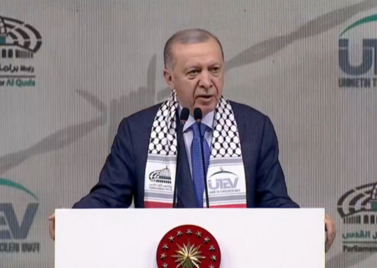 Cumhurbaşkanı Erdoğan: Tayyip Erdoğan'ın kalbine de  kavline de zincir vuramazsınız!