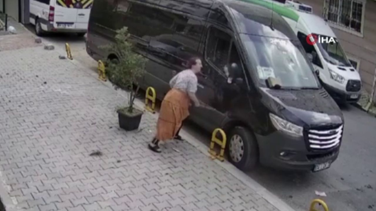 Hatalı park canından ediyordu! Sopayla bıçakla böyle saldırdılar