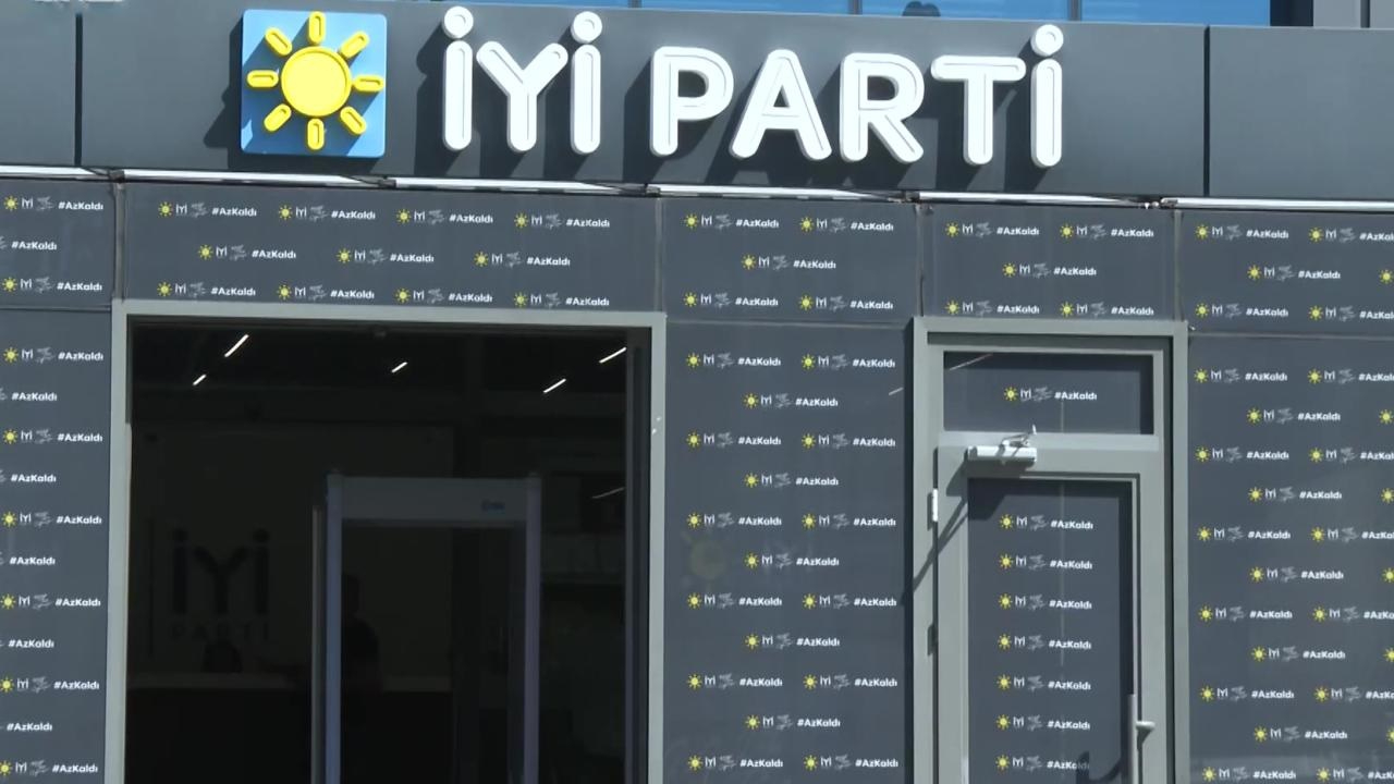 İYİ Parti Grup Başkanvekili Erhan Usta istifa etti!