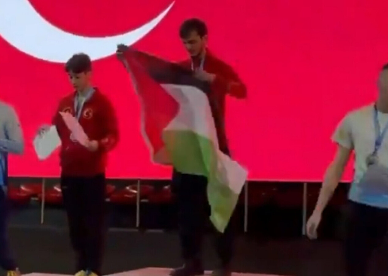 Şampiyon olup Filistin bayrağı açmıştı! Milli sporcumuz Necmettin Erbakan Akyüz'e madalya tehdidi...