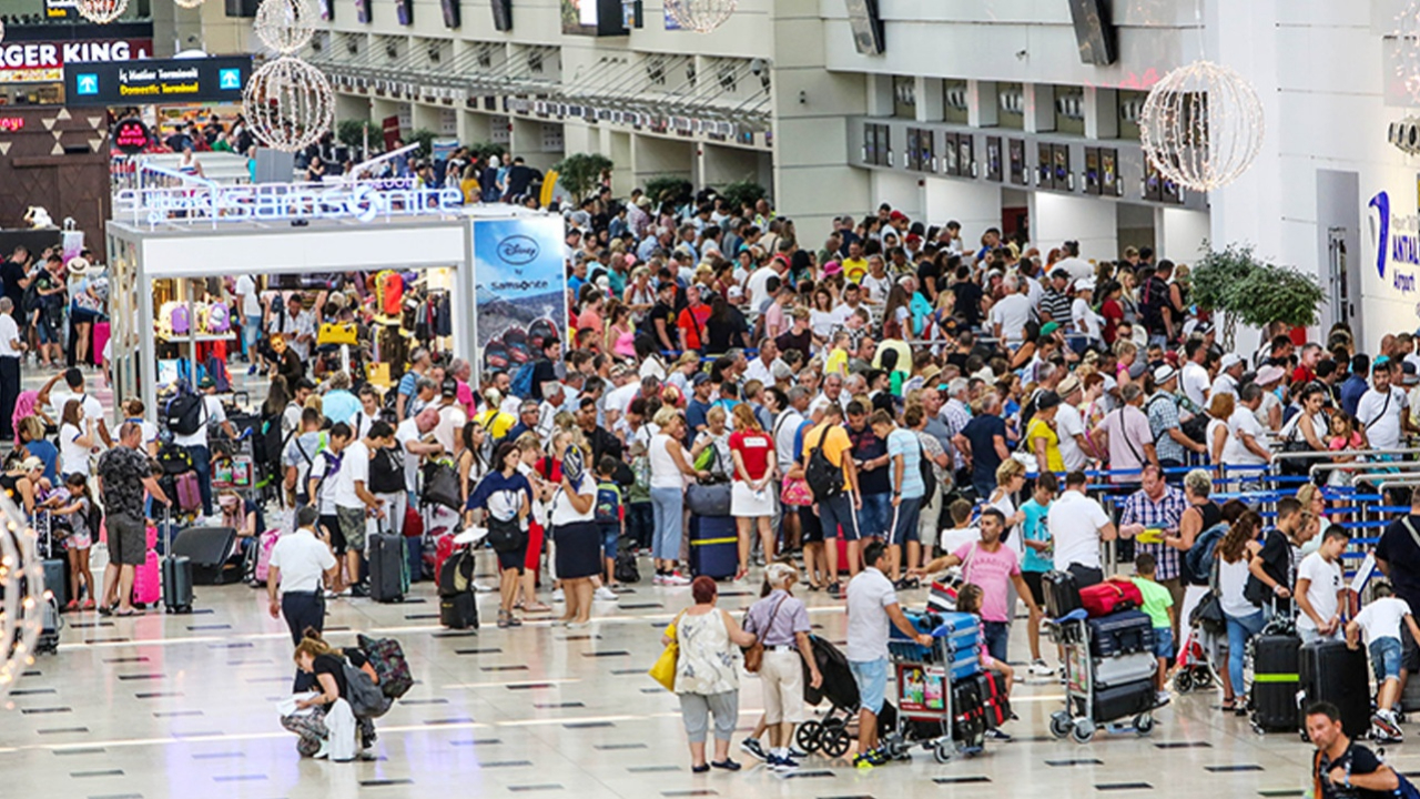 Rekorlar dönemi! Turizm geliri ilk çeyrekte yüzde 5,4 arttı