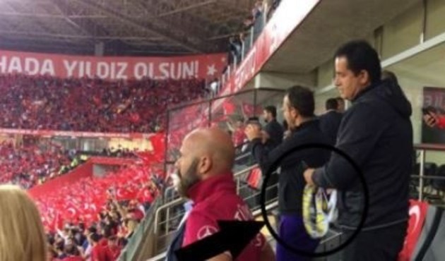 Milli maçta Acun'a Fenerbahçe atkısı uyarısı...