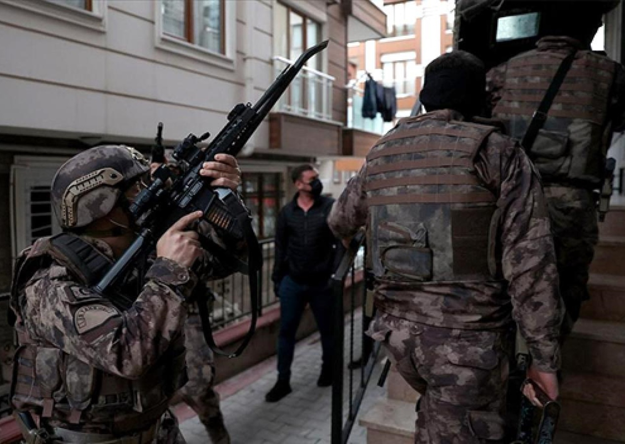 İstanbul’da PKK silahlı terör örgütü içerisinde faaliyet gösteren 5 şüpheli tutuklandı