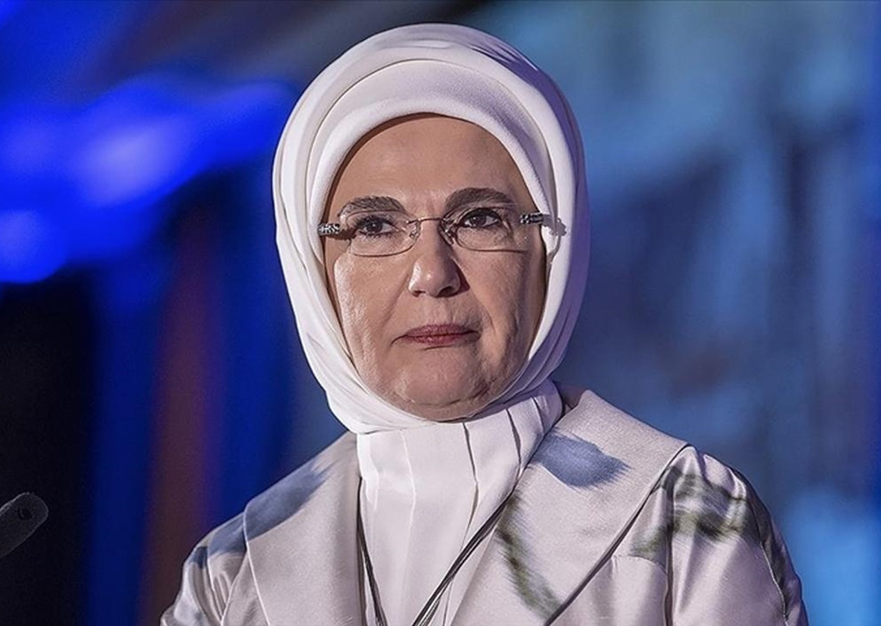 Cumhurbaşkanı Erdoğan'ın eşi Emine Erdoğan LGS'ye girecek öğrencilere başarılar diledi...