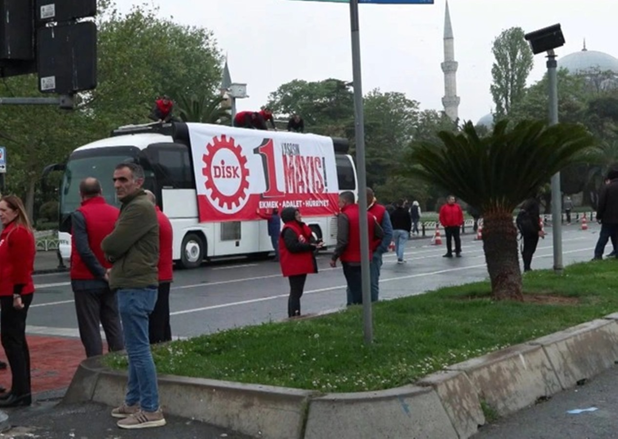 Saraçhane Meydanı'nda hareketlilik! Sendikalar ve işçi grupları toplanmaya başladı
