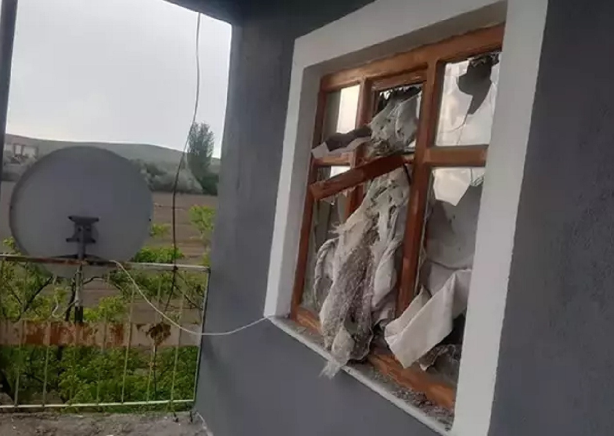 Sivas Gemerek'te yıldırımın düştüğü ev hasar gördü! İşte dehşete düşüren hasarın boyutu