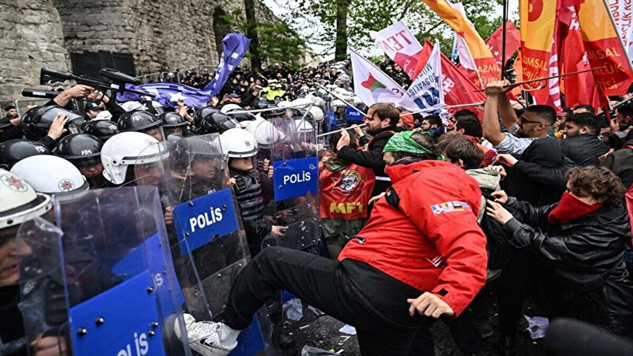 Amerikan ayakkabısıyla iş, emek, özgürlük!