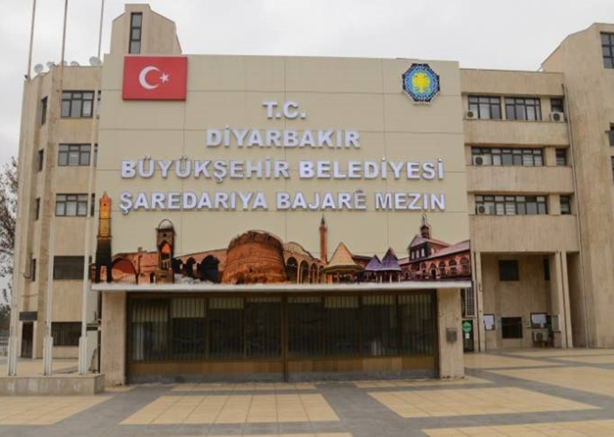 DEM'in Diyarbakır Büyükşehir atamalarında terör örgütü üyeleri cirit atıyor