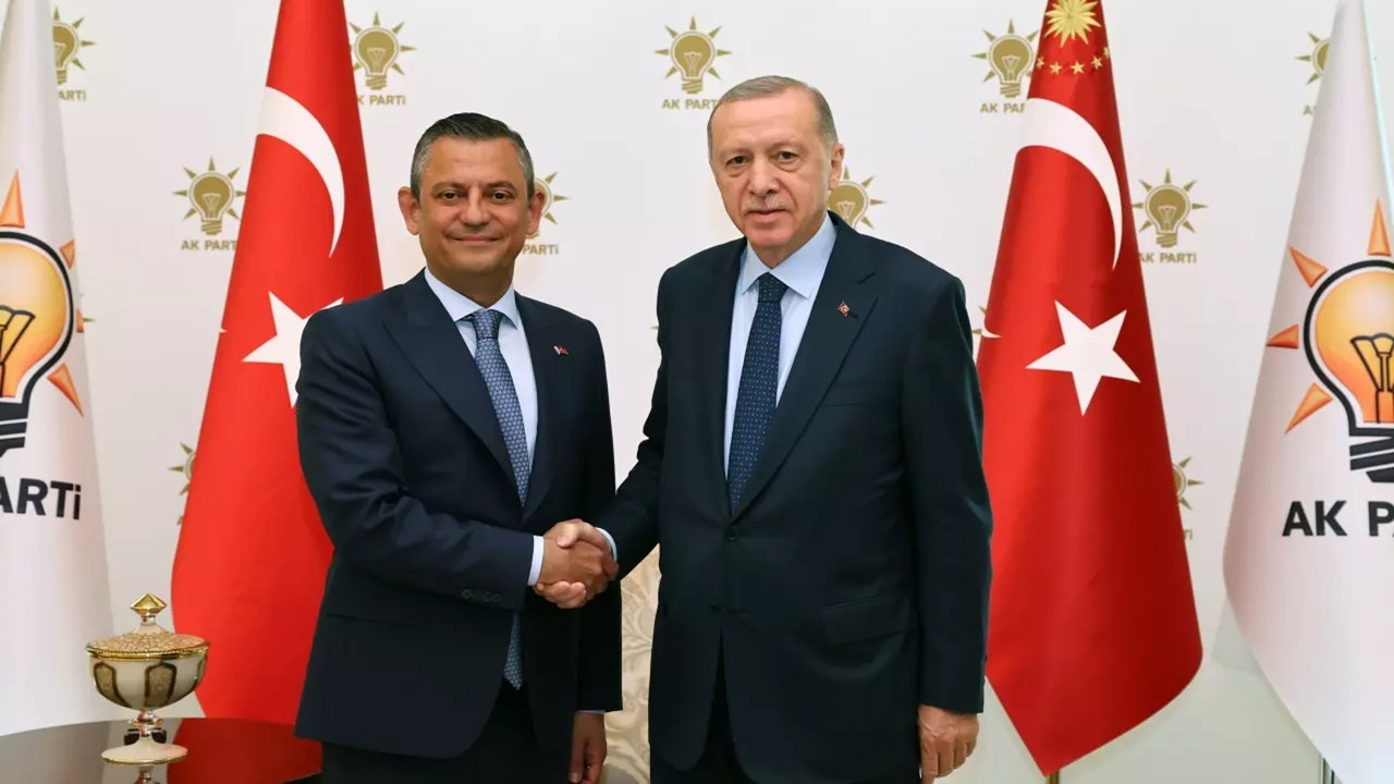 İşte Cumhurbaşkanı Erdoğan ile CHP lideri Özel görüşmesinden detaylar!