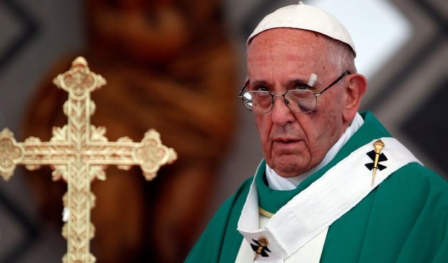 'Yaralı Papa' Kolombiya'dan ayrıldı