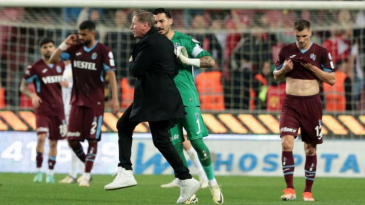 Karadeniz derbisinde gerginlik! Saha bir anda karıştı