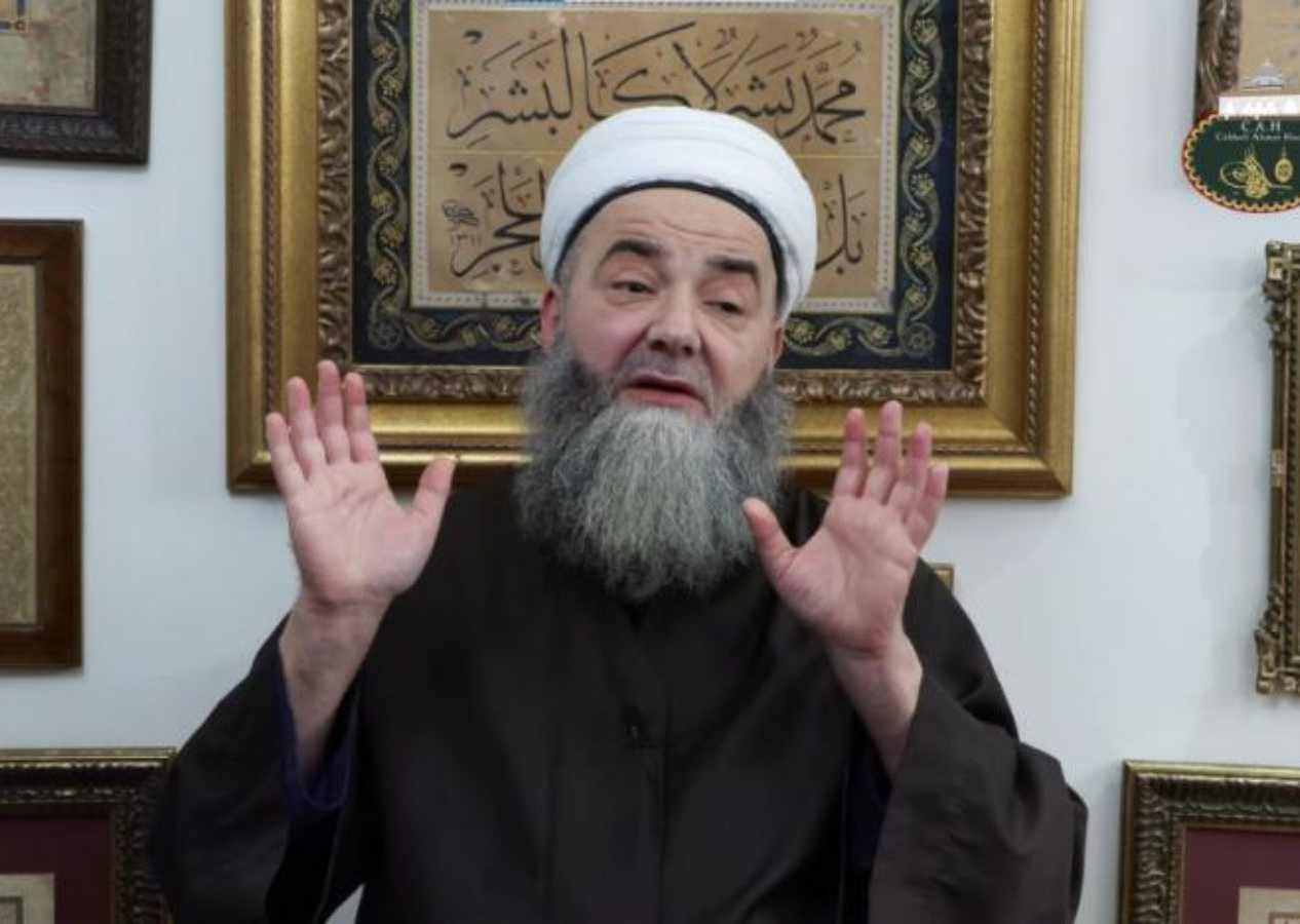 Cübbeli Ahmet'ten dikkat çeken sözler: Beni cemaatten kovdular, hakkımı haram ediyorum!