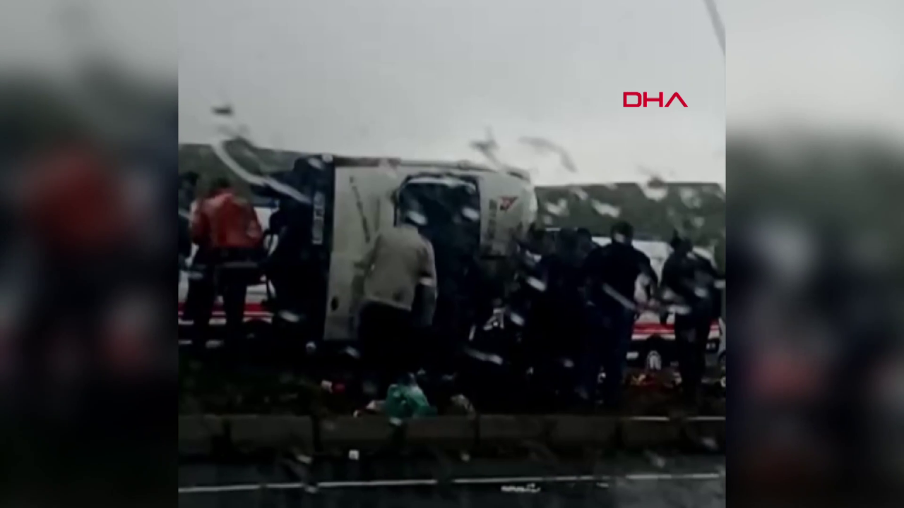 Ardahan'da korkunç kaza: Öğrencileri taşıyan minibüs kaza yaptı! Ölü ve yaralılar var