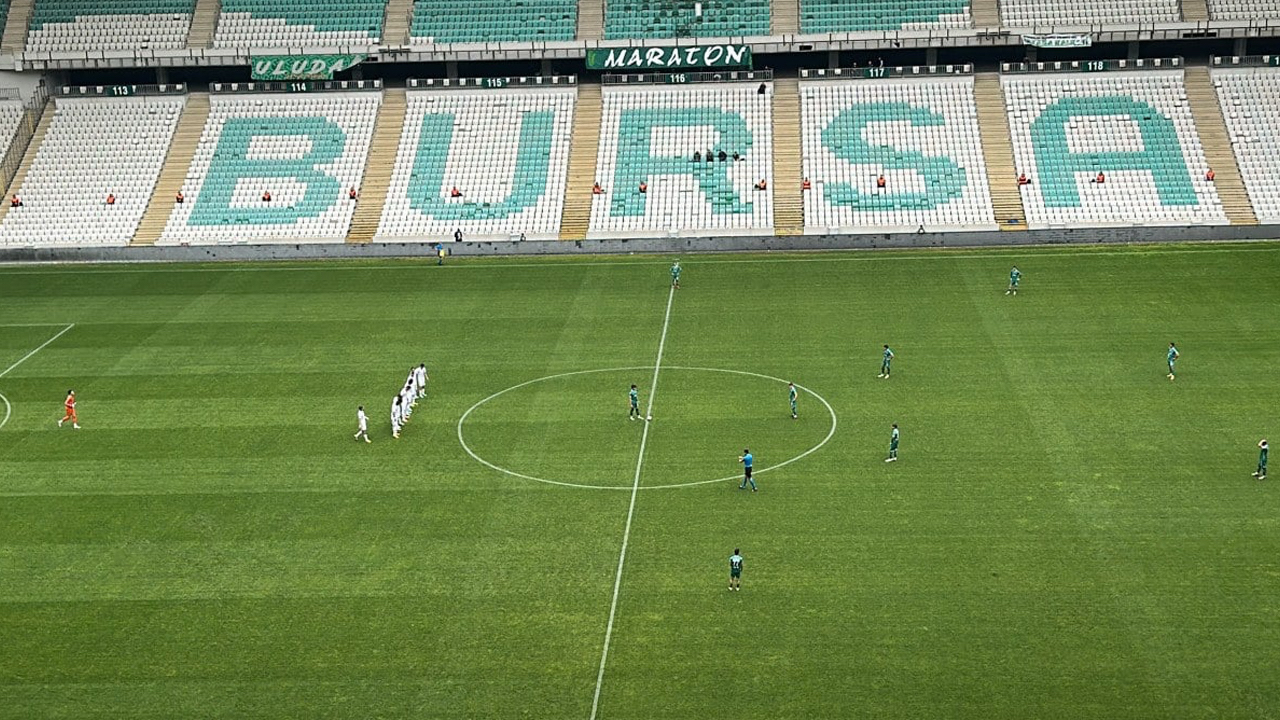 Vanspor tehdit etmişti, dediğini yaptı! Bursaspor maçının 22. dakikasında sahadan çekildiler