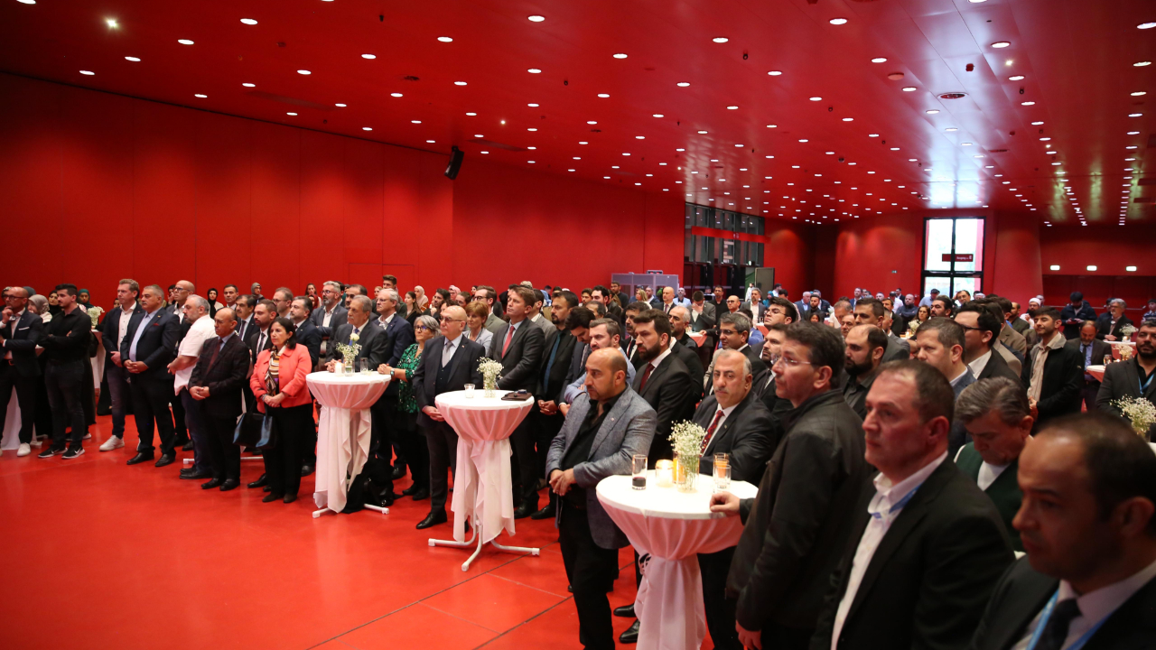Kitap ve yazara büyük ilgi! Avrupa’da Türkler Dornbirn Kültür Fuarı’nda buluşuyor