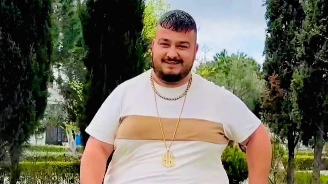 Göbeğini sallayarak fenomen olan Yasin Cengiz'in serveti dudak uçuklattı!