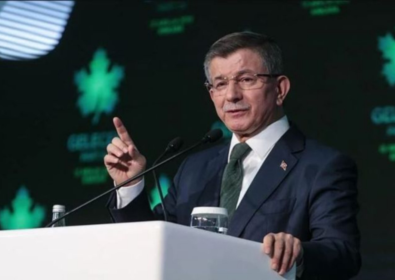 Yerel seçimlerde hezimete uğrayan Ahmet Davutoğlu: Ben başarılıyım, parti başarısız! 2028'de Cumhurbaşkanı adayı olacağım...