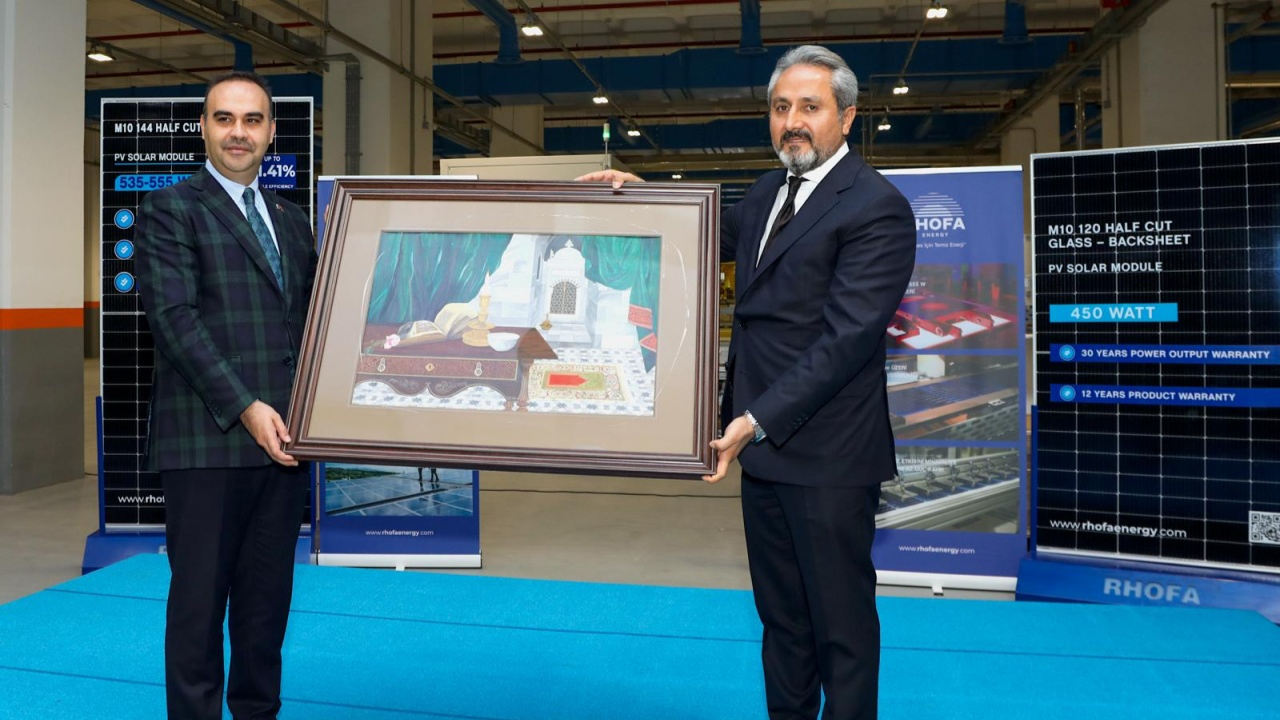 Bakan Kacır katıldı! Güneş paneli üreten 20 milyon dolarlık fabrika hizmete girdi