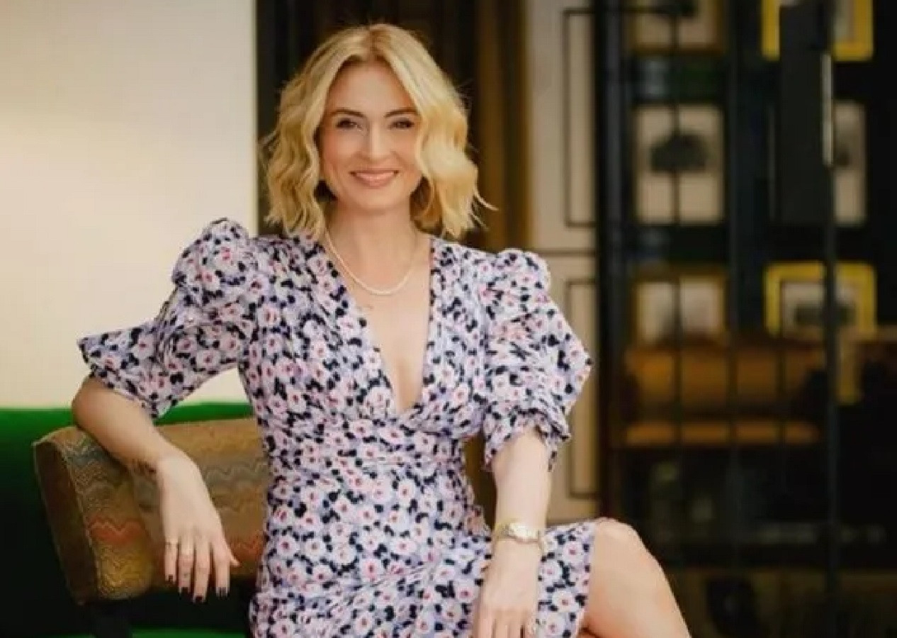 Boşandıktan sonra yeni bir aşka yelken açan Ceyda Düvenci incecik kareleri ile göz doldurdu! Bikinili pozları olay oldu...