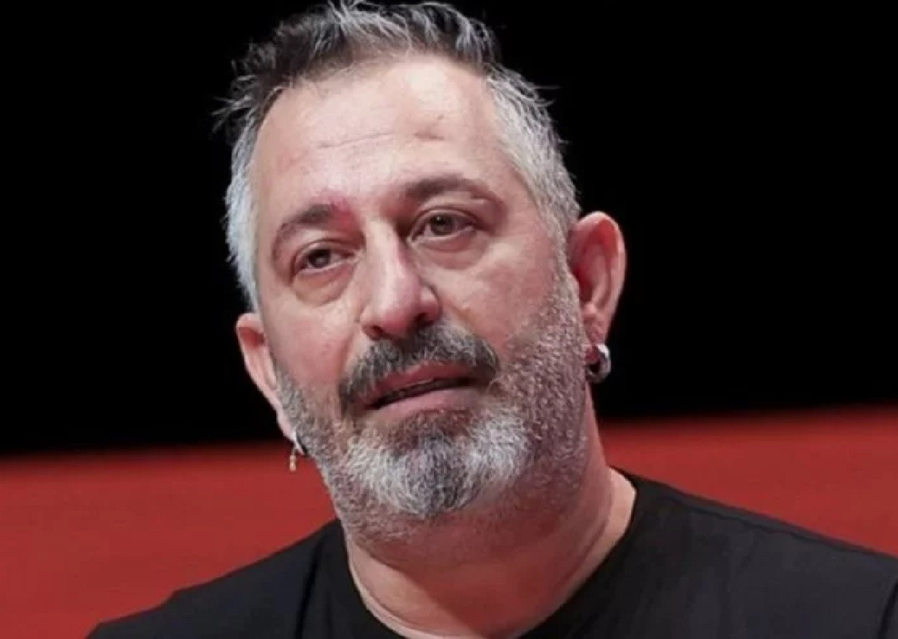 Cem Yılmaz'dan izleyiciye tepki! Sahneyi terk etti...