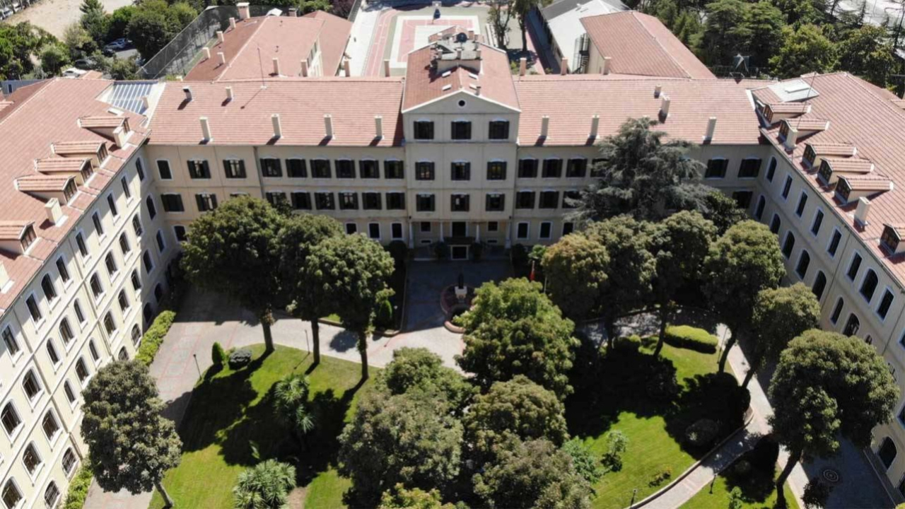 Rekabet Kurulu İstanbul'da bulunan bazı Fransız liselerine 21 milyon lira idari para cezası kesti