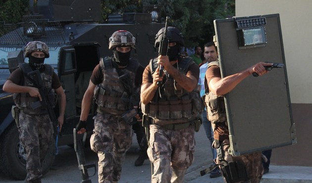 Polise ateş açan torbacılara operasyon...