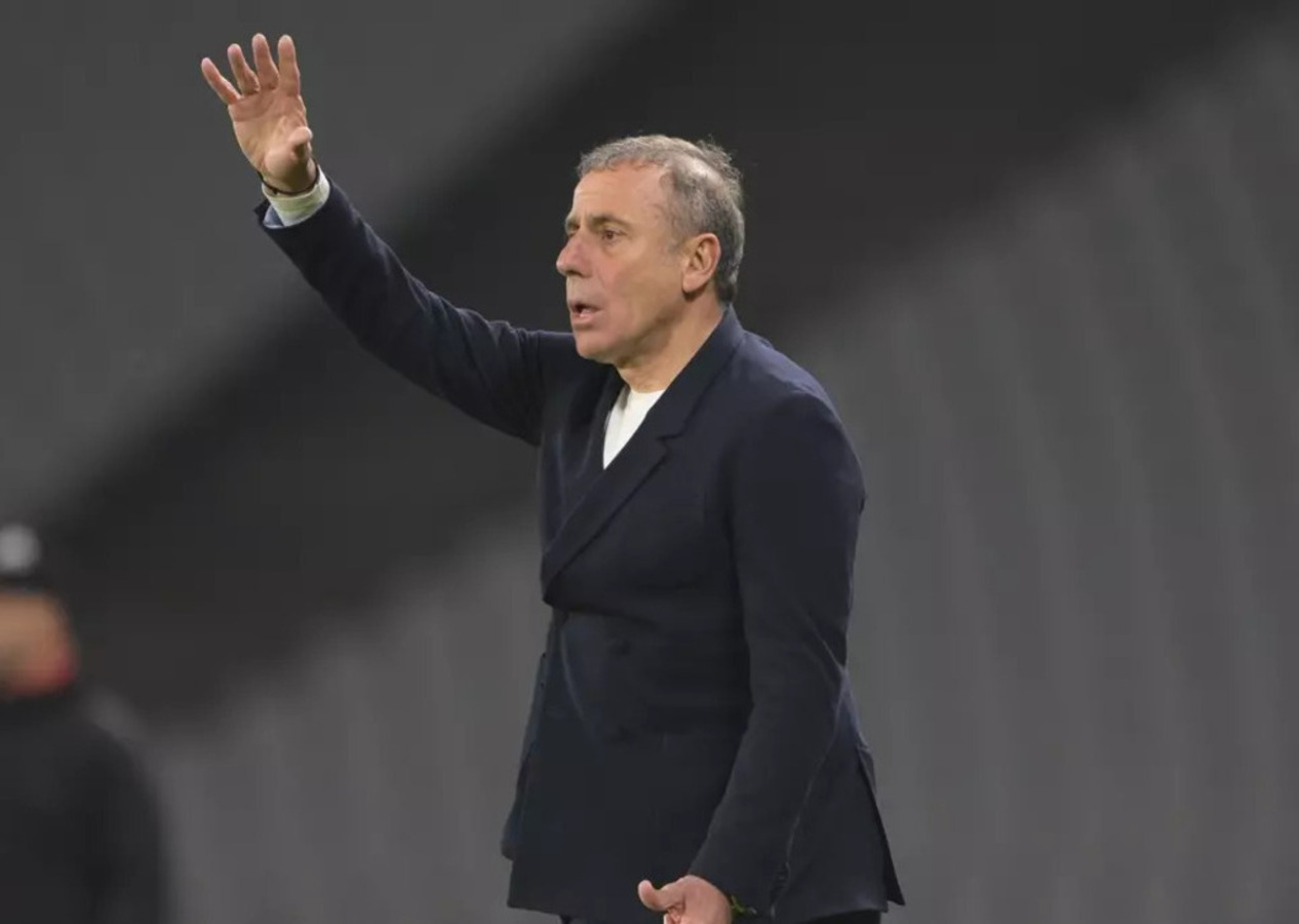 Abdullah Avcı'dan final açıklaması: Beşiktaş zengin bir oyuncu kadrosuna sahip!