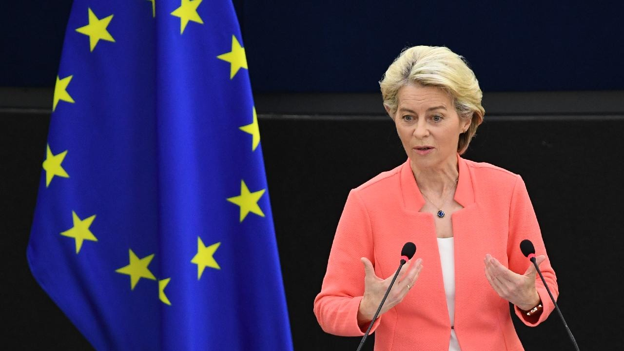Von der Leyen: "Putin bombalamayı durdurursa ertesi gün barış görüşmeleri yapılabilir"